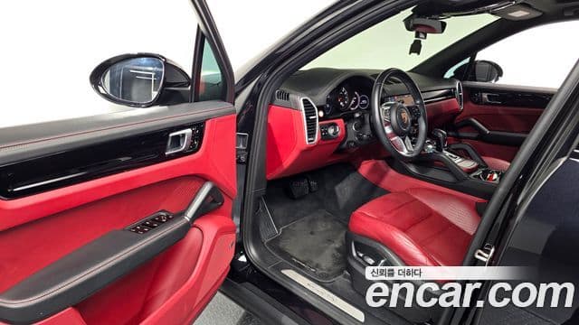 Porsche Cayenne 2019 — Photo 10/31