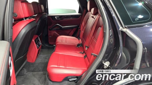 Porsche Cayenne 2019 — Photo 19/31
