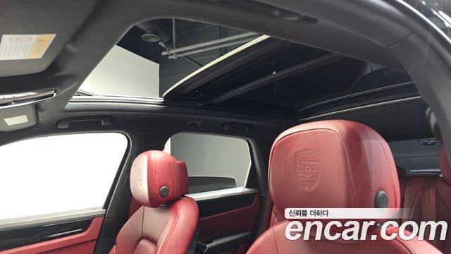 Porsche Cayenne 2019 — Photo 13/31