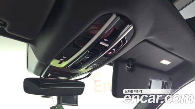Porsche Cayenne 2019 — Photo 2/31