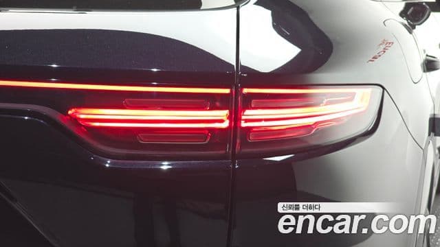 Porsche Cayenne 2019 — Photo 8/31