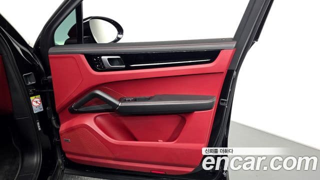 Porsche Cayenne 2019 — Photo 16/31