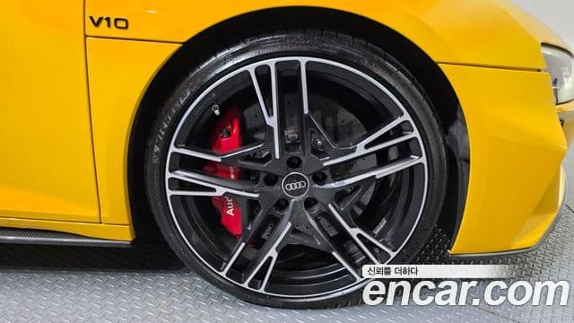 Audi R8 2021 — Photo 2/20