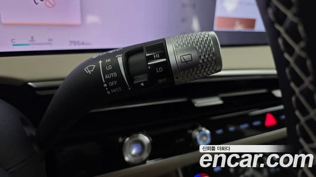 Genesis GV70 2024 — ფოტო 14/34