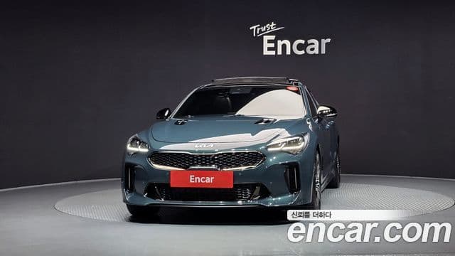 Kia Stinger 2022 — Фото 2/20