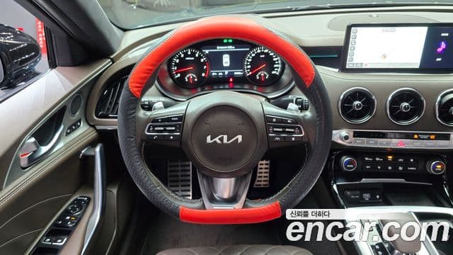 Kia Stinger 2022 — Фото 13/20