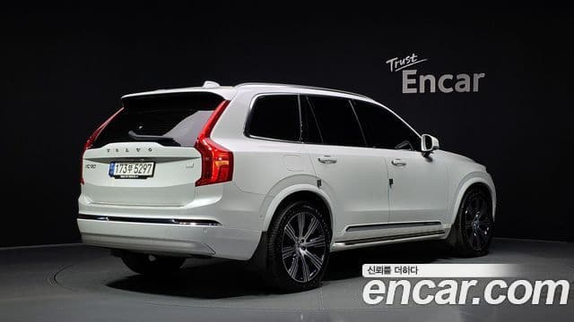 Volvo XC90 2022 — Фото 2/20
