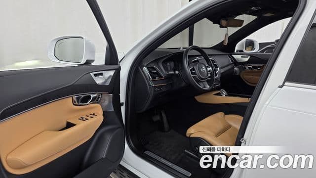 Volvo XC90 2022 — Фото 10/20