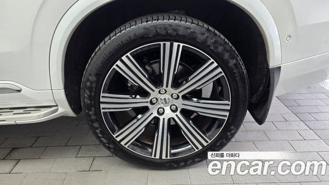 Volvo XC90 2022 — Photo 14/37