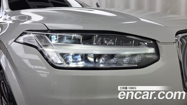 Volvo XC90 2022 — Photo 15/37