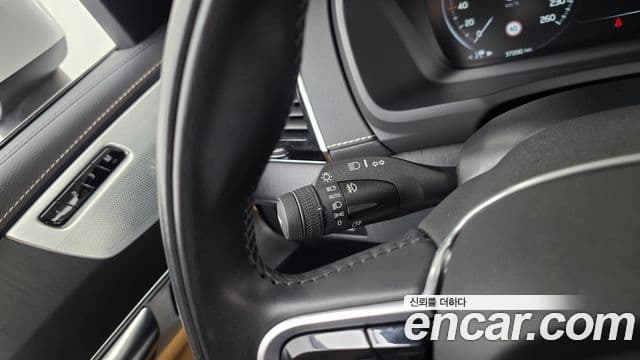 Volvo XC90 2022 — Photo 29/37