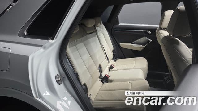 Audi Q3 2022 — ფოტო 18/31
