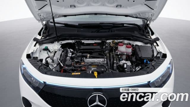 Mercedes-Benz EQA 2025 — ფოტო 8/12