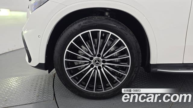Mercedes-Benz GLC-Class 2025 — Photo 15/20