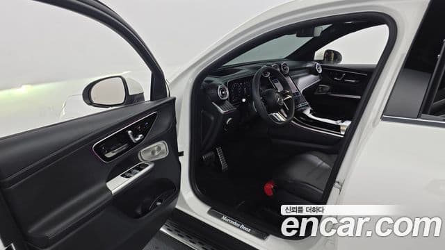 Mercedes-Benz GLC-Class 2025 — Photo 6/20