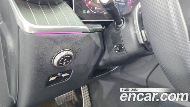 Mercedes-Benz GLC-Class 2025 — Photo 18/20