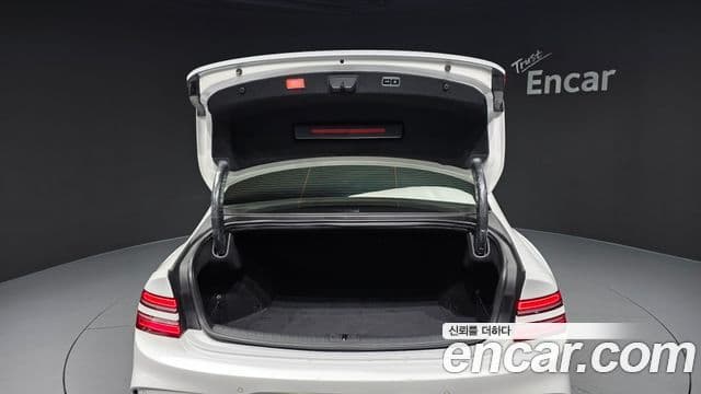 Genesis G80 2024 — Photo 19/20