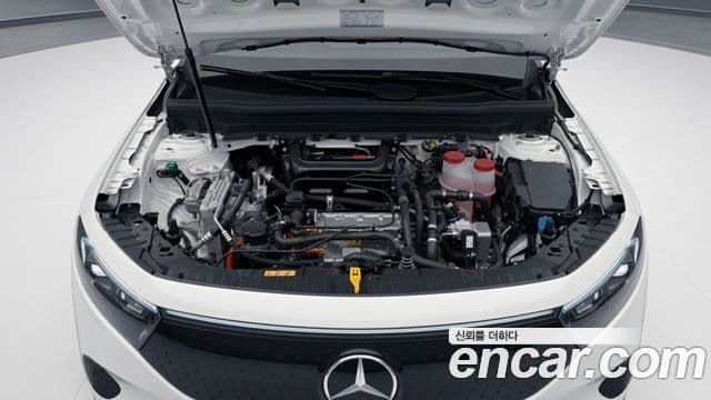 Mercedes-Benz EQB 2025 — ფოტო 10/12