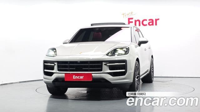 Porsche Cayenne 2024 — ფოტო 14/39