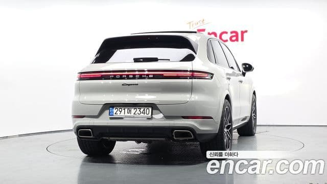 Porsche Cayenne 2024 — ფოტო 35/39