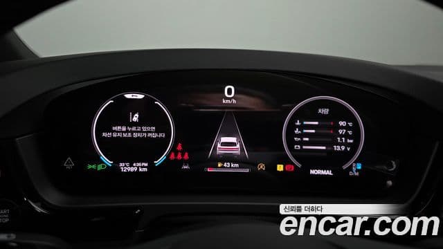 Porsche Cayenne 2024 — ფოტო 4/39