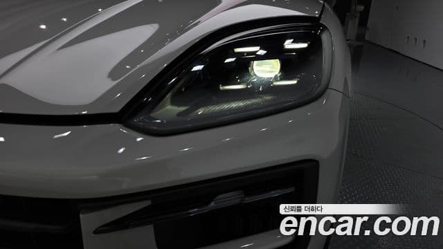 Porsche Cayenne 2024 — ფოტო 20/39
