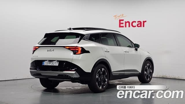 Kia Sportage 2024 — Фото 2/20