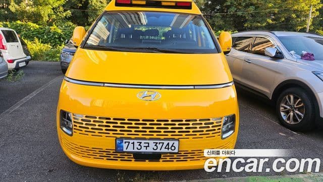 Hyundai Staria 2021 — Photo 8/18
