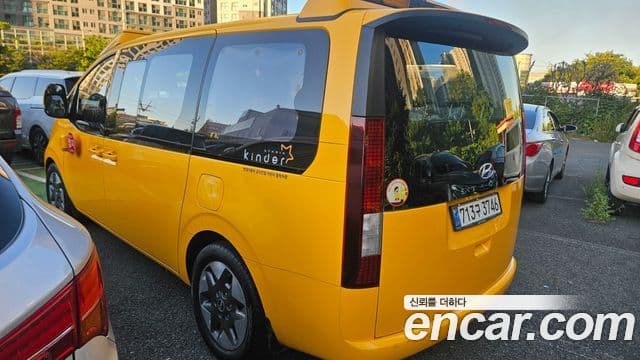 Hyundai Staria 2021 — Photo 5/18
