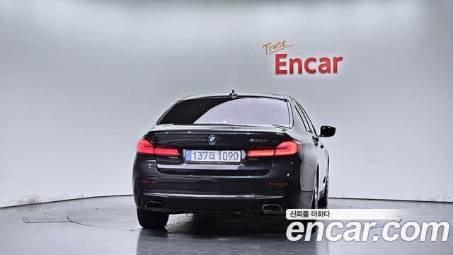BMW 5 Series 2021 — Şəkil 19/20