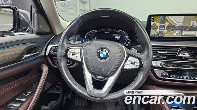 BMW 5 Series 2021 — Şəkil 9/20