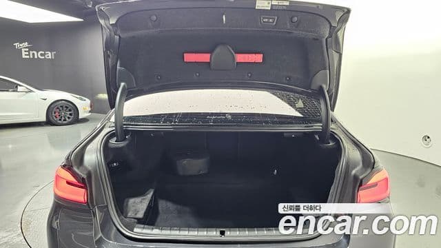 BMW 5 Series 2021 — Şəkil 16/20