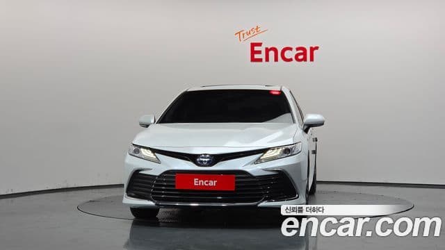 Toyota Camry 2024 — Şəkil 17/36