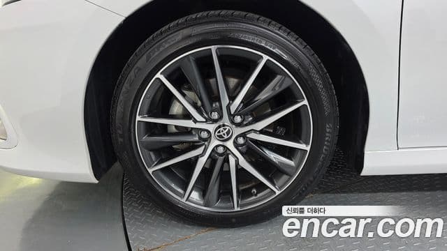 Toyota Camry 2024 — Şəkil 25/36