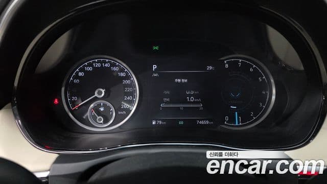 Genesis GV70 2021 — Photo 14/36