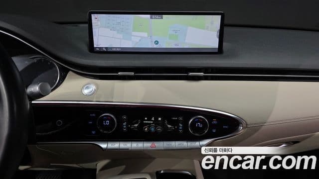 Genesis GV70 2021 — Photo 31/36