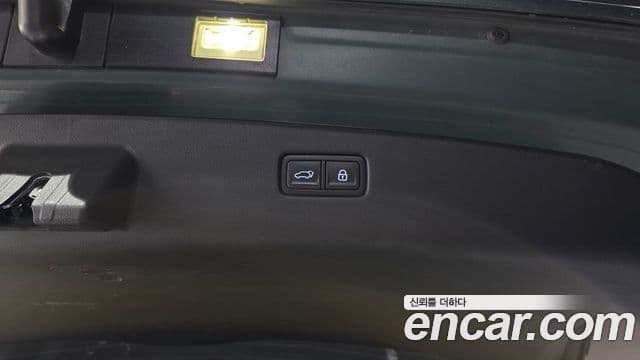 Genesis GV70 2021 — Photo 1/36