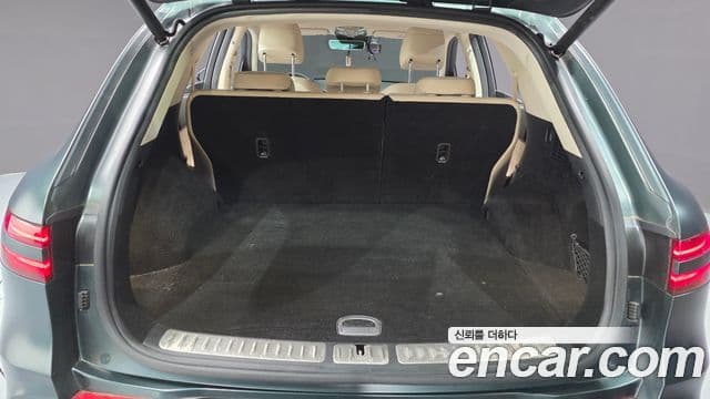 Genesis GV70 2021 — Photo 28/36
