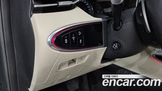 Genesis GV70 2021 — Photo 27/36