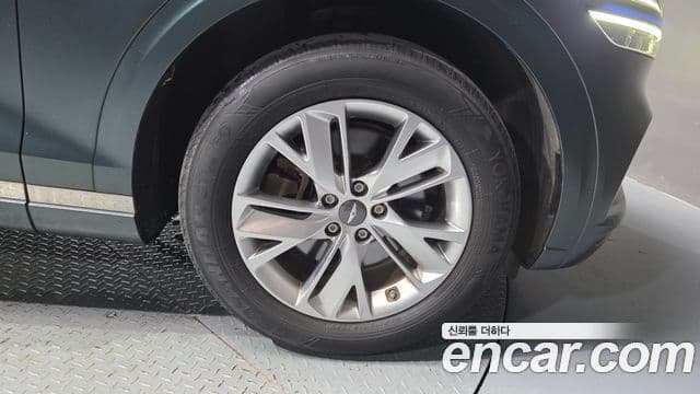 Genesis GV70 2021 — Photo 32/36