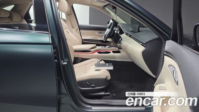 Genesis GV70 2021 — Photo 13/36