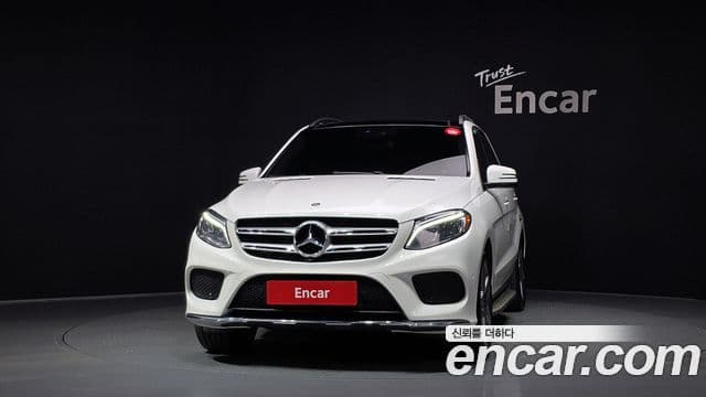 Mercedes-Benz GLE-Class 2018 — Photo 16/20