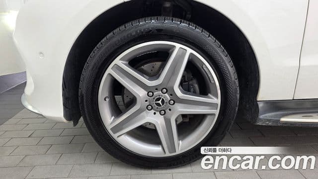 Mercedes-Benz GLE-Class 2018 — Photo 8/20