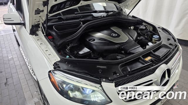 Mercedes-Benz GLE-Class 2018 — Photo 10/20