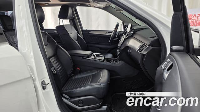 Mercedes-Benz GLE-Class 2018 — Photo 4/20