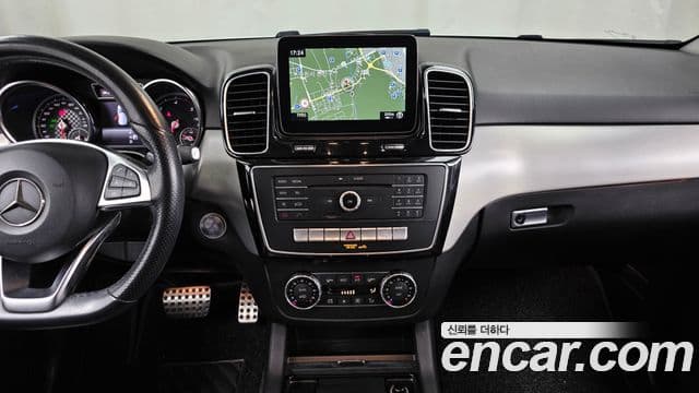 Mercedes-Benz GLE-Class 2018 — Photo 20/20