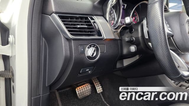 Mercedes-Benz GLE-Class 2018 — Photo 18/20