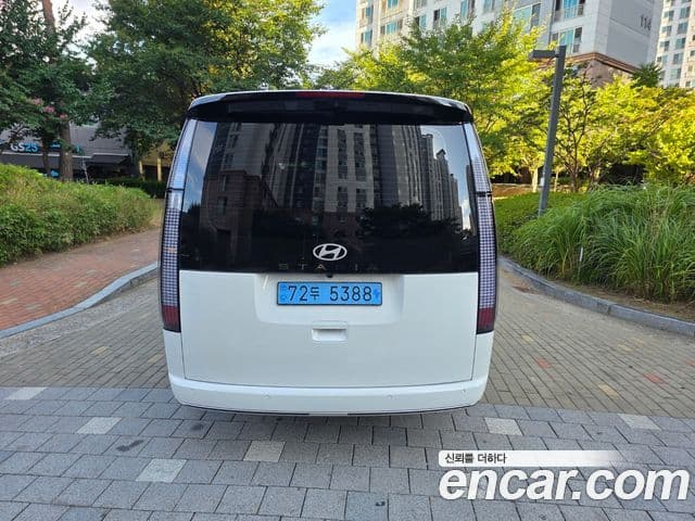 Hyundai Staria 2026 — ფოტო 9/20