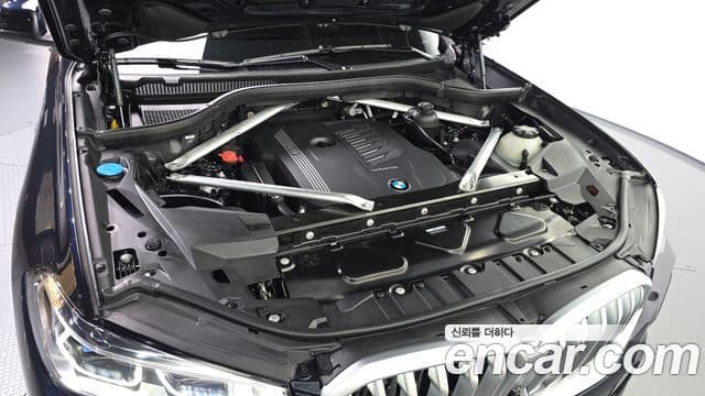 BMW X6 2023 — Photo 28/33