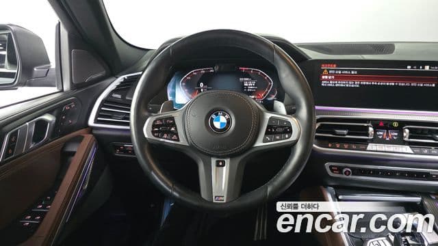 BMW X6 2023 — Photo 31/33